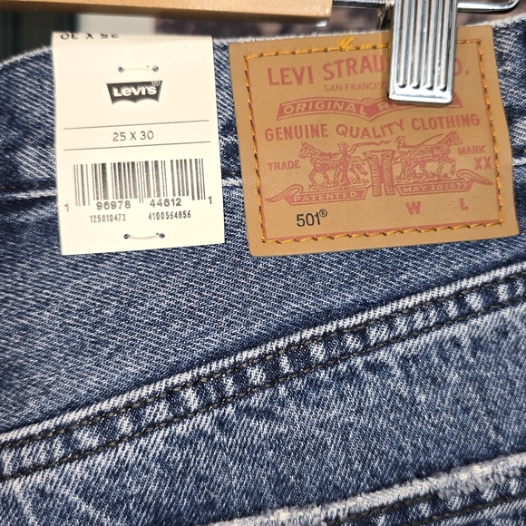 Levi's 501 Regular Straight Button Fly Jeans NWT Blue Size 25 X 30 - Picture 8 of 12